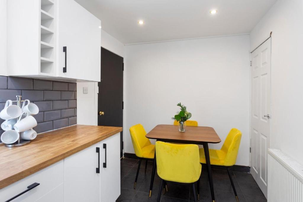דירות Stylish 3 Bed Edinburgh Abode-Parking And Garden מראה חיצוני תמונה
